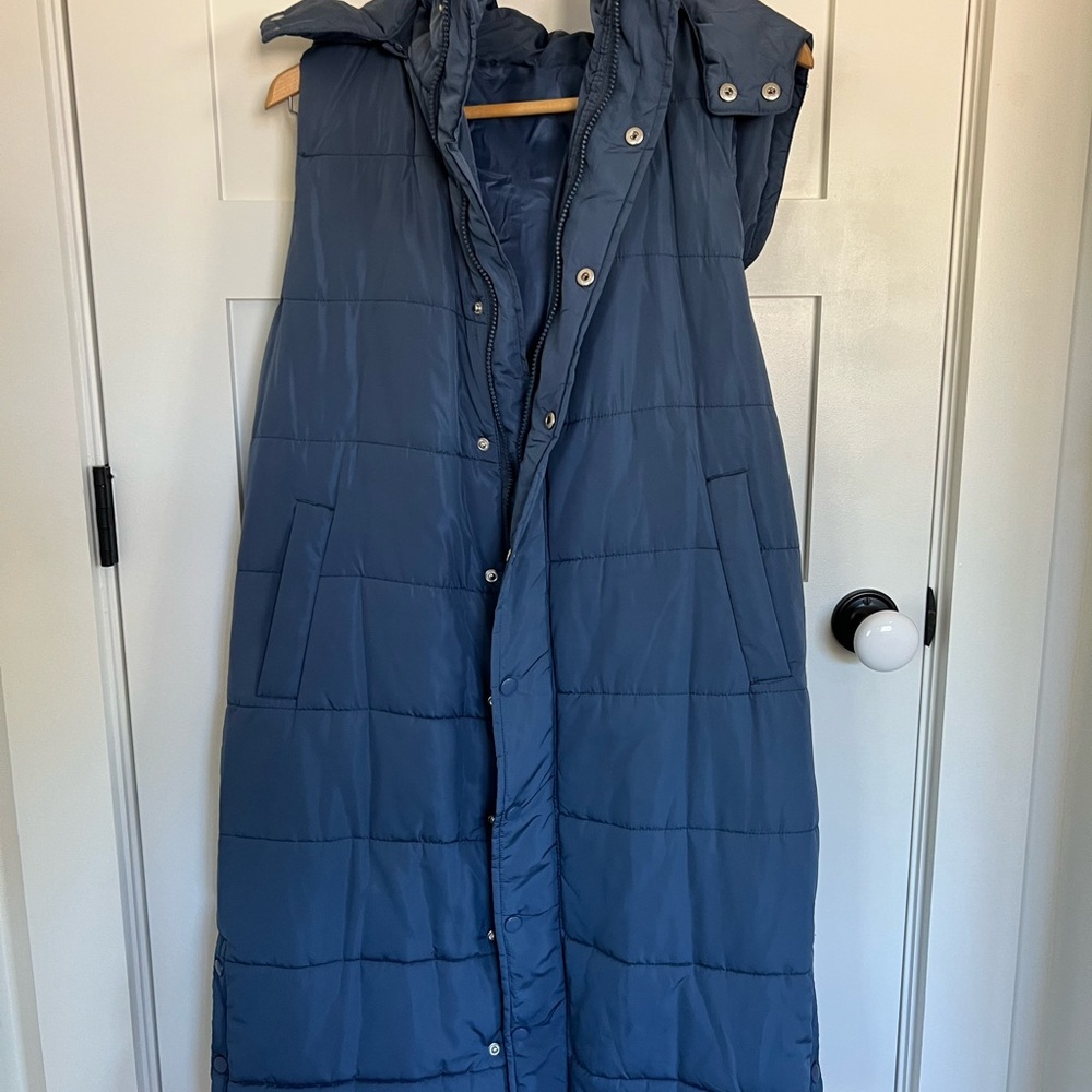 Women's Blue Puffer Vest - Picture 3 of 8